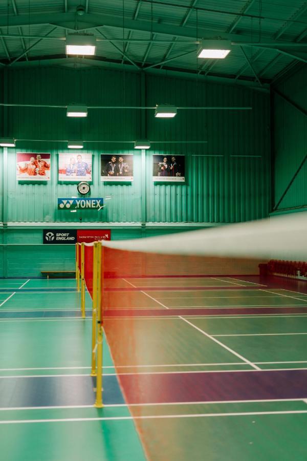National Badminton Centre Lodge & Health Club ミルトン・ケインズ エクステリア 写真