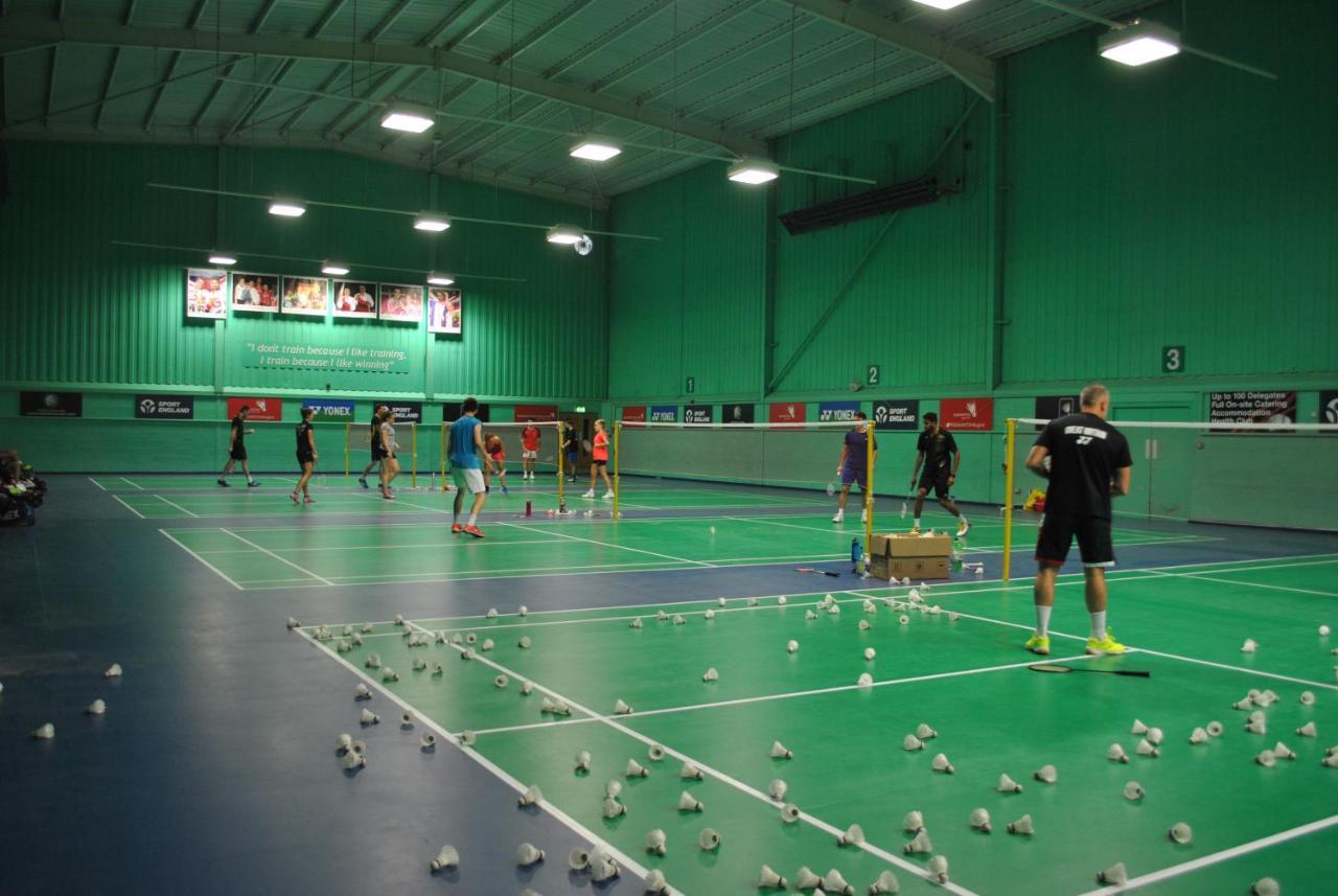 National Badminton Centre Lodge & Health Club ミルトン・ケインズ エクステリア 写真